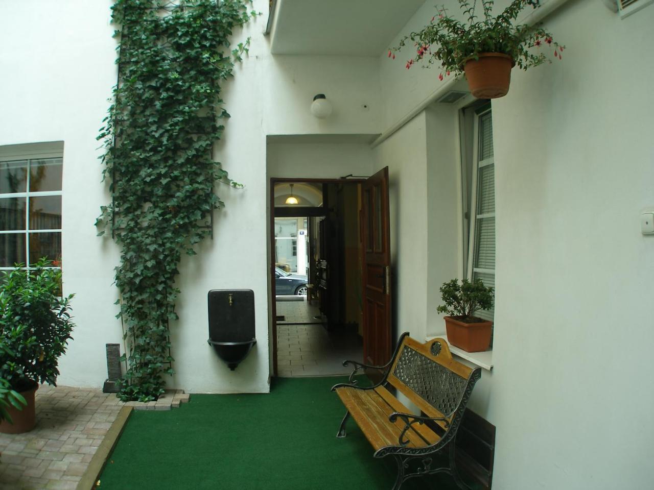 Mila Apartments 布拉格 外观 照片